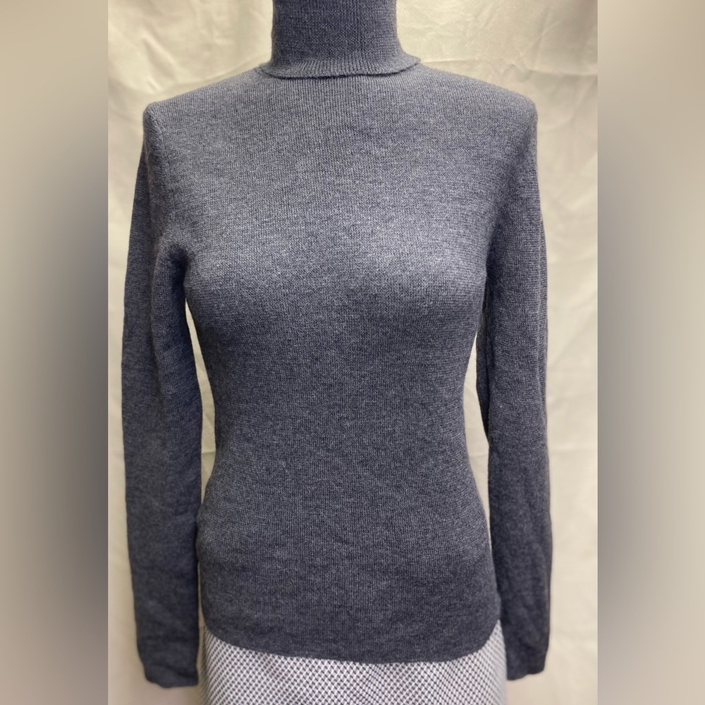 GAP Factory Merino Wool Turtleneck Sweater Size: Medium Color: Grey